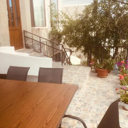 3 Papuci Guest house *
