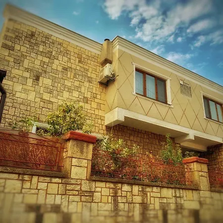 3 Papuci Guest house