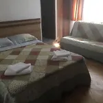3 Papuci Constanţa