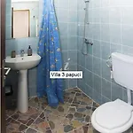 3 Papuci Constanţa
