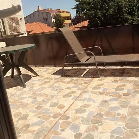 3 Papuci Konukevi 4*