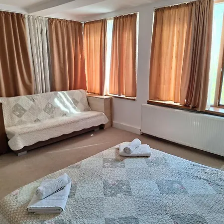 3 Papuci Casa de hóspedes Constança